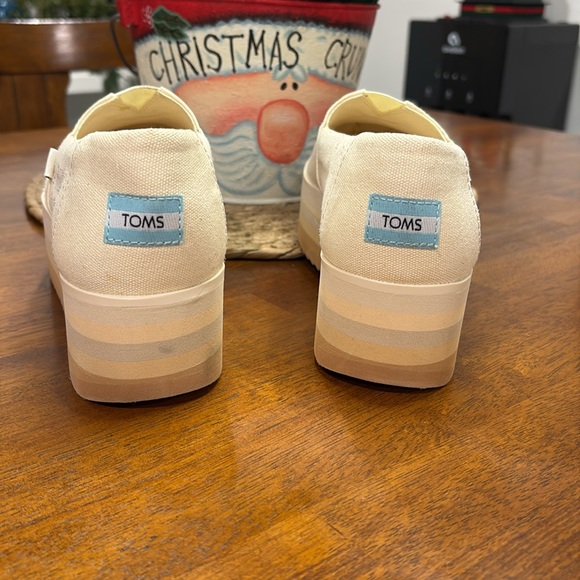 TOMS PLATFORMS - Picture 4 of 6